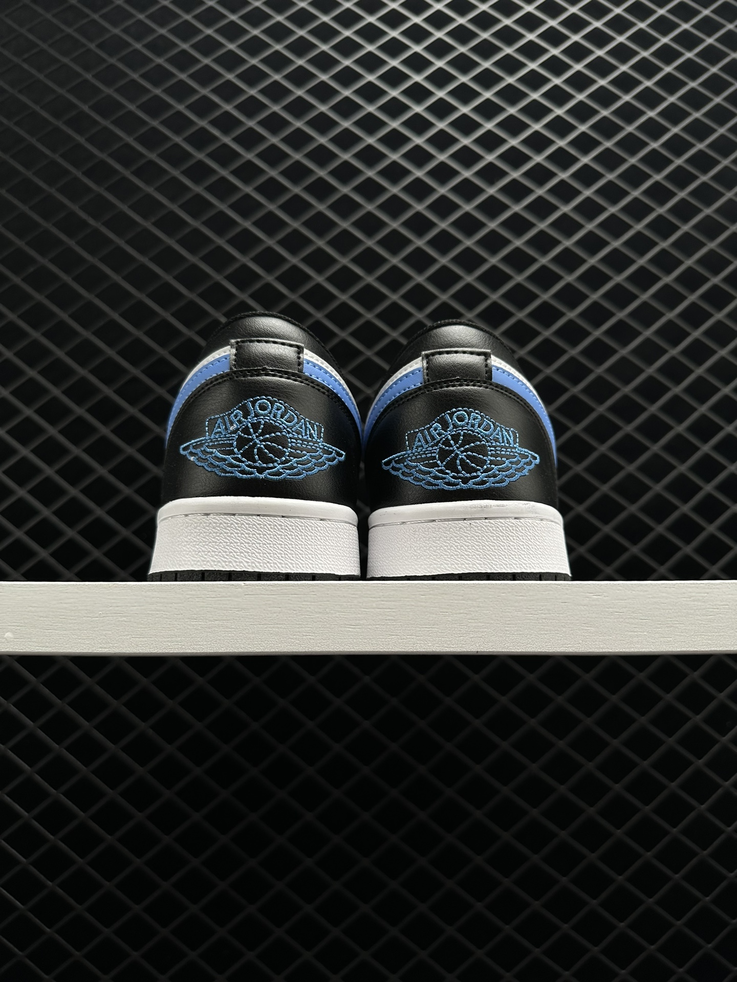 Nike Air Jordan 1 Low AJ1